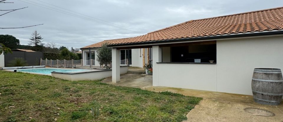 Traditional house 5 rooms of 114 m² in Périssac (33240)