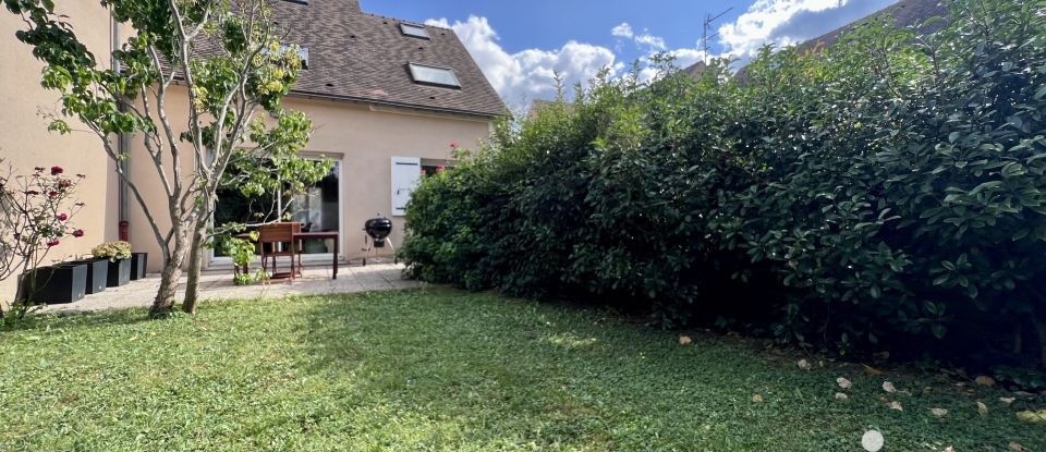 House 5 rooms of 89 m² in Périgny (94520)