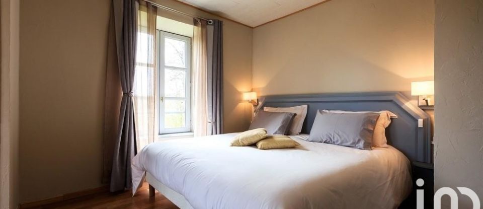 Lodge 7 rooms of 250 m² in La Godivelle (63850)