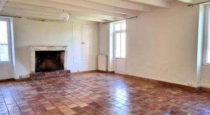 House 5 rooms of 155 m² in Segonzac (16130)