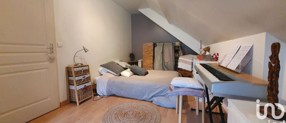 Apartment 4 rooms of 96 m² in Lescar (64230)