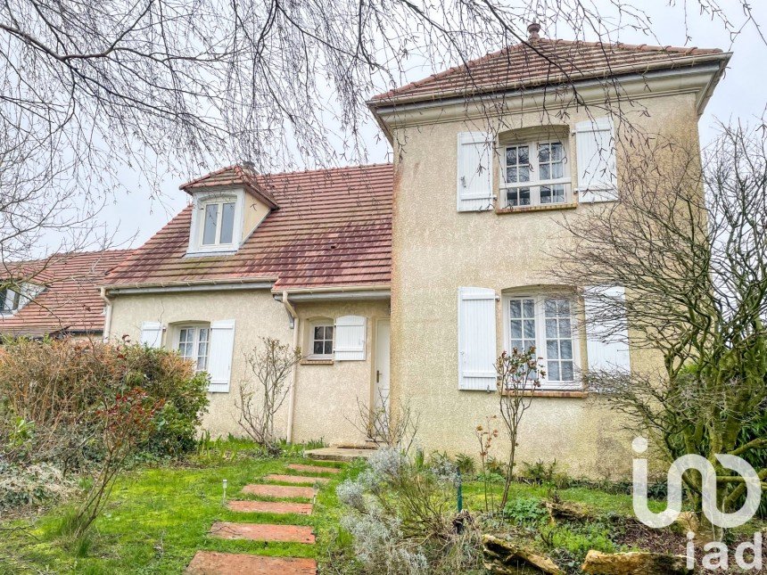Maison traditionnelle 7 pièces de 150 m² à Choisy-en-Brie (77320)