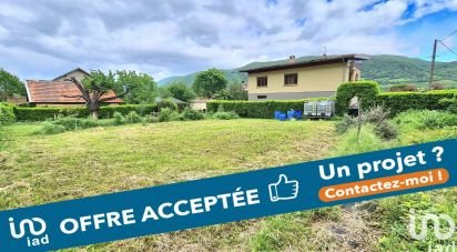 Land of 700 m² in Le Gua (38450)