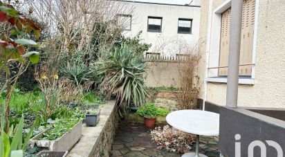 House 4 rooms of 103 m² in Montreuil (93100)