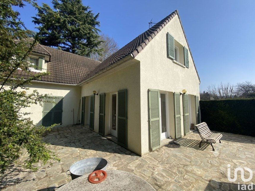 Maison 8 pièces de 165 m² à Vaux-sur-Seine (78740)