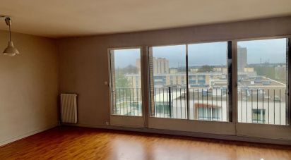 Apartment 4 rooms of 74 m² in Massy (91300)