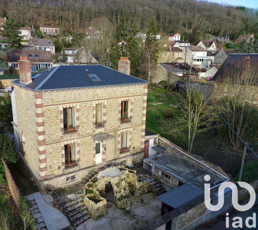 Traditional house 8 rooms of 155 m² in Chevreuse (78460)