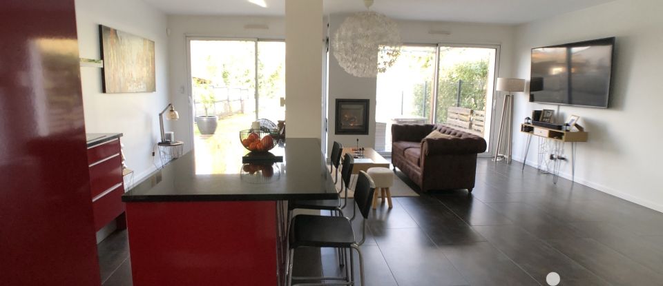 House 5 rooms of 118 m² in Villenave-d'Ornon (33140)