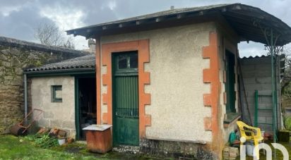 Town house 7 rooms of 151 m² in Bressuire (79300)