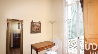 Appartement 2 pièces de 48 m² à Paris (75008)