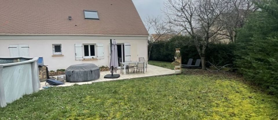 House 7 rooms of 130 m² in Saint-Vrain (91770)