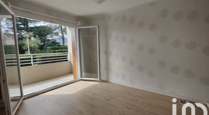 Apartment 3 rooms of 55 m² in Cuers (83390)
