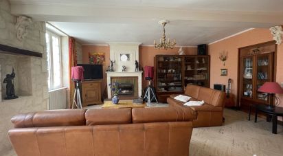 House 8 rooms of 226 m² in Boisredon (17150)