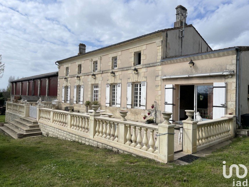 Maison 8 pièces de 226 m² à Boisredon (17150)