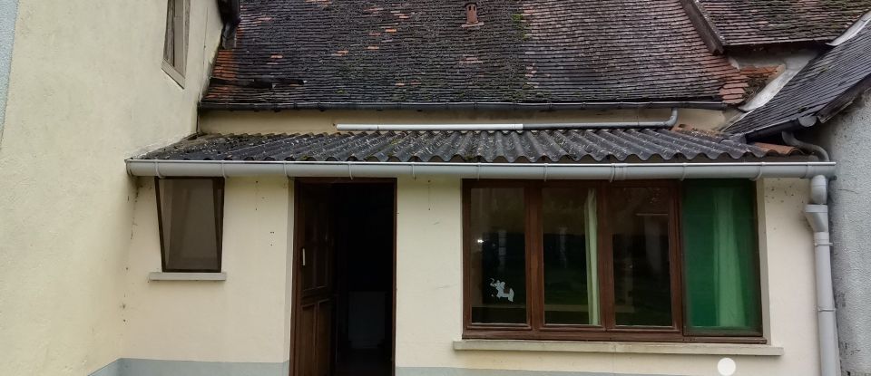 House 4 rooms of 98 m² in Badecon-le-Pin (36200)