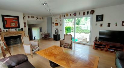 House 6 rooms of 158 m² in Ollainville (91340)