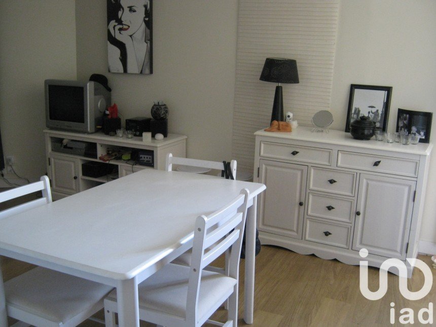Apartment 4 rooms of 77 m² in Maillezais (85420)