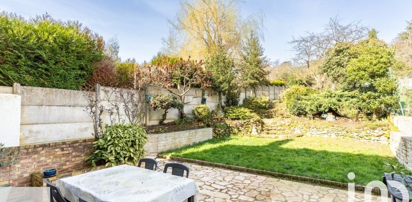 Traditional house 8 rooms of 163 m² in Palaiseau (91120)
