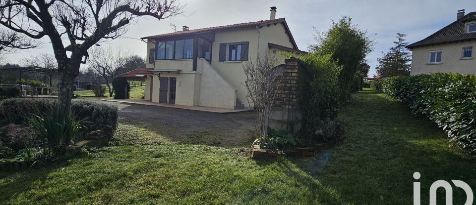 Traditional house 6 rooms of 136 m² in Flagnac (12300)