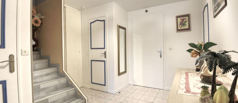 House 5 rooms of 94 m² in Roissy-en-Brie (77680)