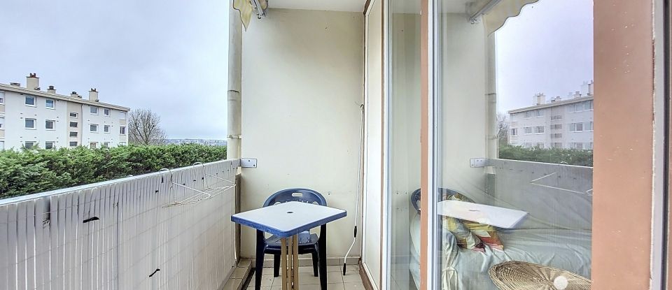 Apartment 3 rooms of 55 m² in Yerres (91330)