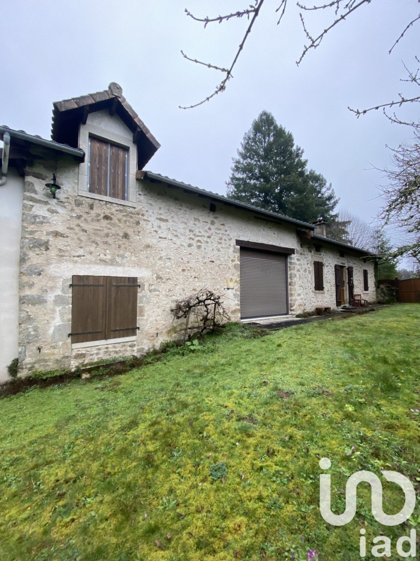 Maison traditionnelle 5 pièces de 149 m² à La Chapelle-Montbrandeix (87440)