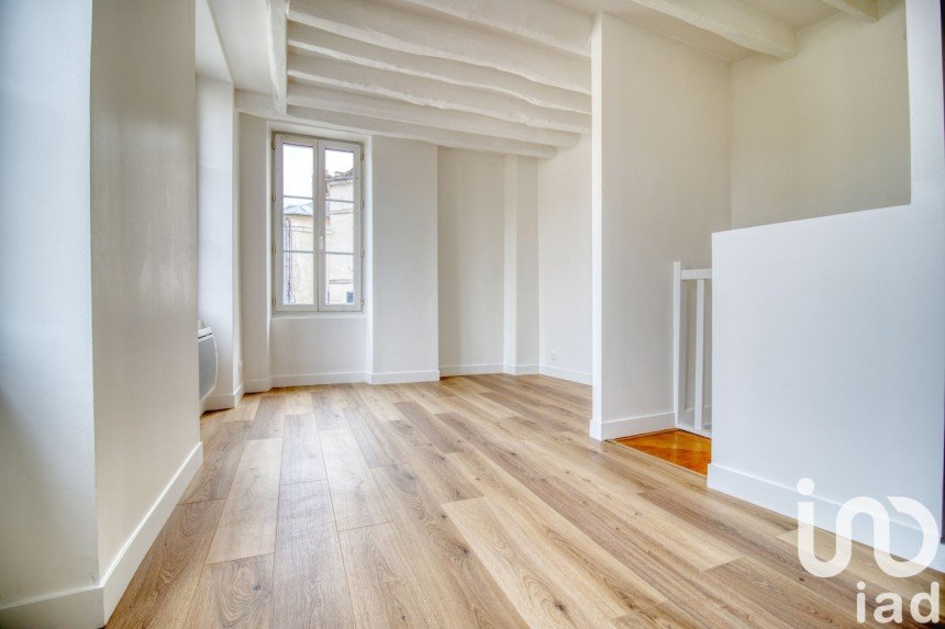 Duplex 2 rooms of 33 m² in Magny-en-Vexin (95420)