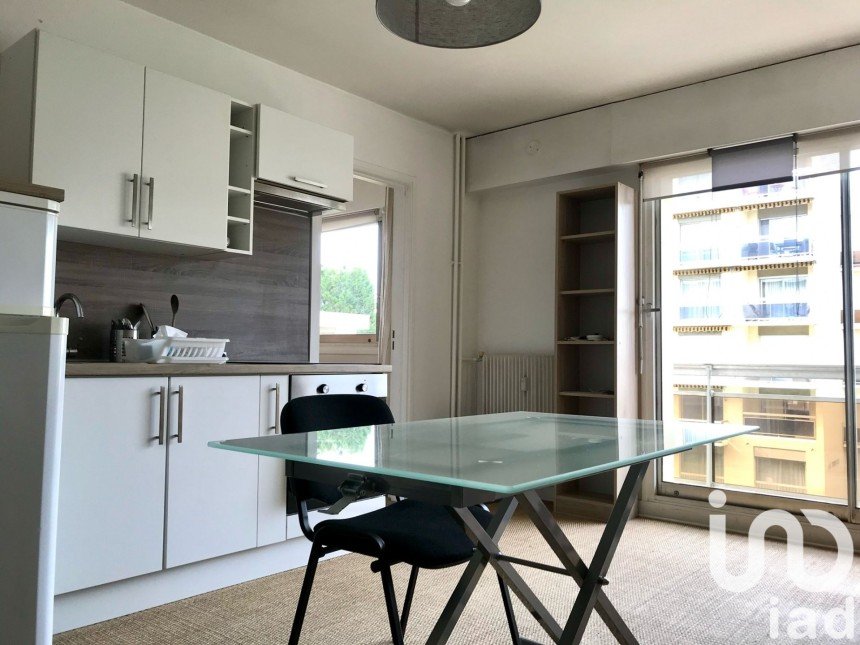 Apartment 1 room of 30 m² in Compiègne (60200)