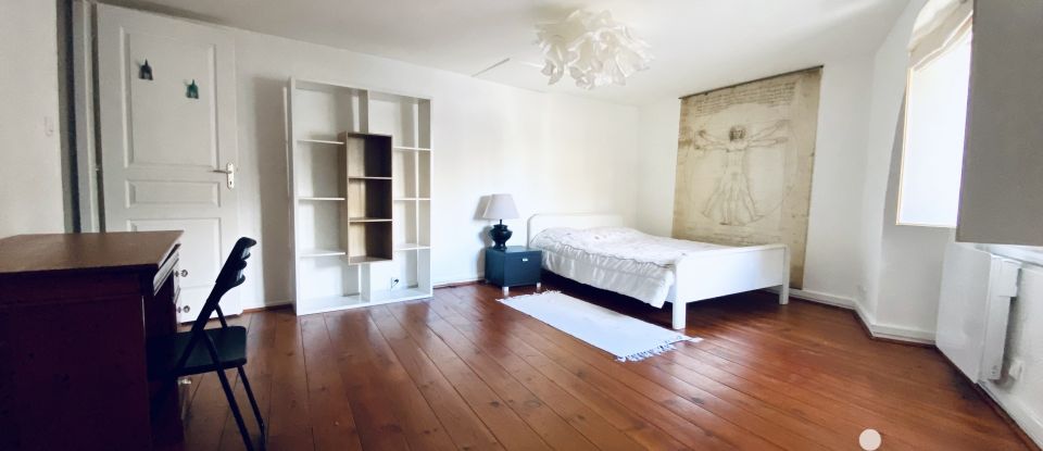 Duplex 4 rooms of 84 m² in Bordeaux (33000)