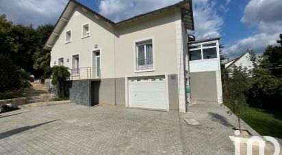 Traditional house 7 rooms of 189 m² in Brunoy (91800)