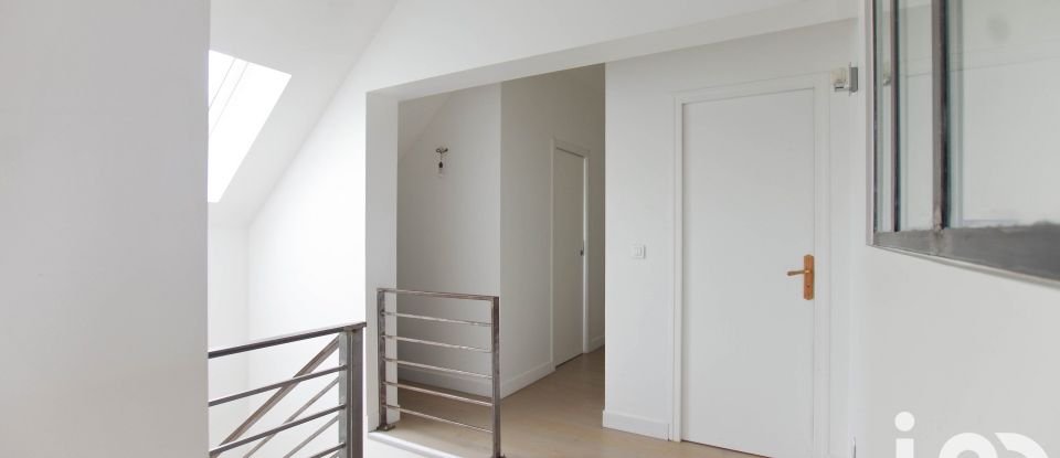 House 8 rooms of 241 m² in Triel-sur-Seine (78510)