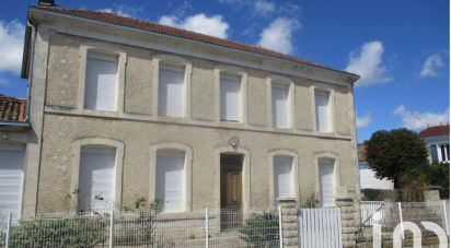 Traditional house 7 rooms of 221 m² in - (17700)