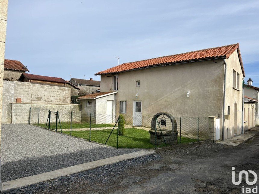 House 3 rooms of 80 m² in La Péruse (16270)