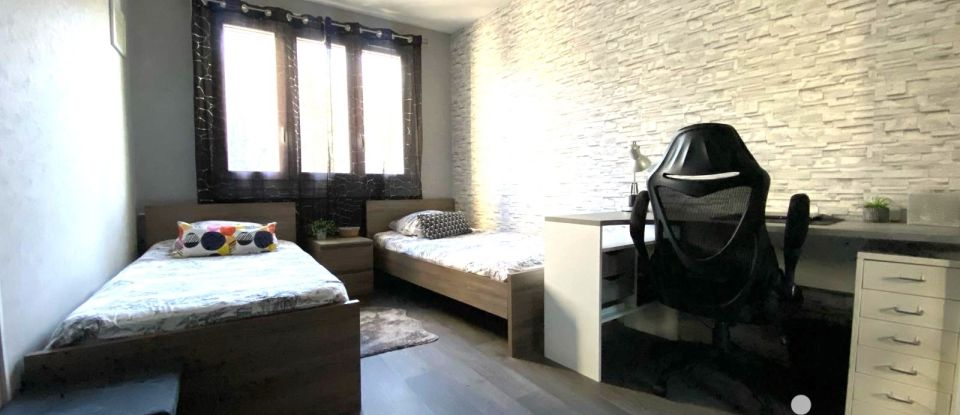 Appartement 5 pièces de 80 m² à Saint-Étienne (42100)