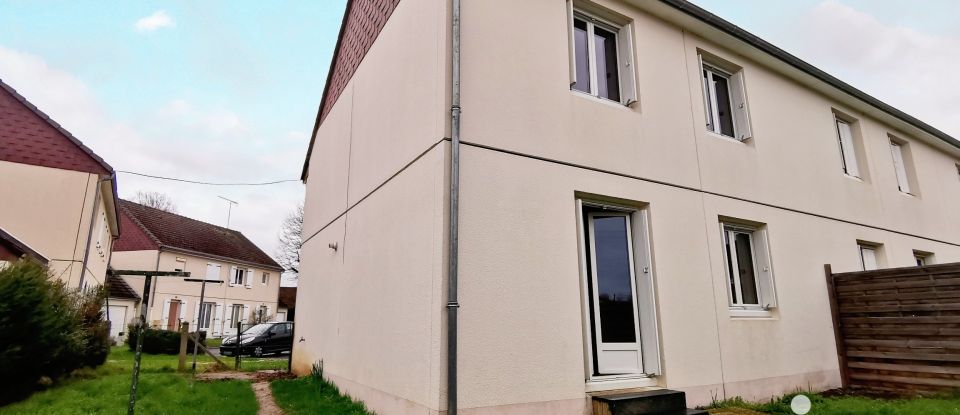 Maison 4 pièces de 79 m² à Pannes (45700)