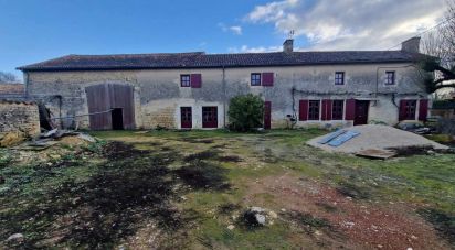 House 5 rooms of 210 m² in Chef-Boutonne (79110)