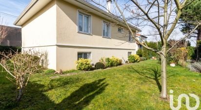 House 6 rooms of 170 m² in Les Clayes-sous-Bois (78340)