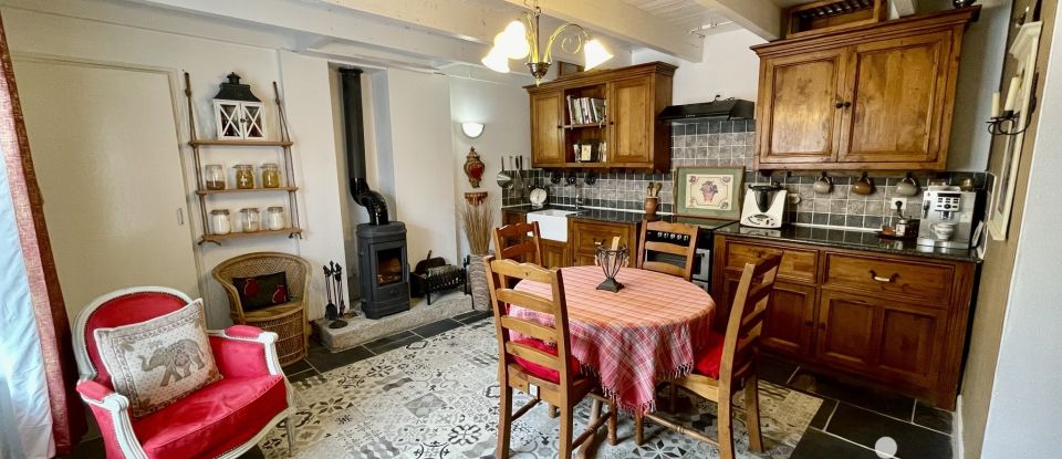 Traditional house 4 rooms of 83 m² in - (22570)