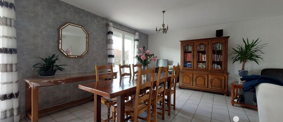 Traditional house 5 rooms of 123 m² in Cournon-d'Auvergne (63800)