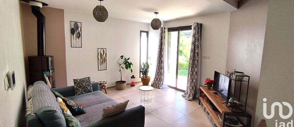 House 5 rooms of 153 m² in Saint-Denis (97400)