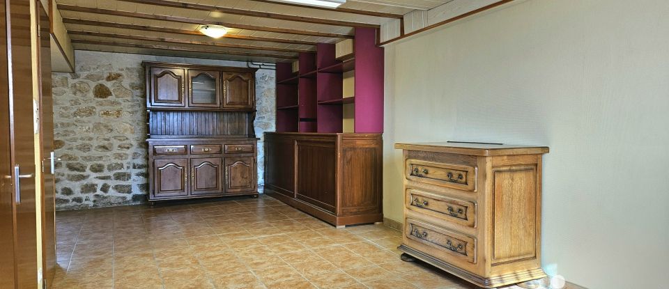 Maison 6 pièces de 135 m² à Gond-Pontouvre (16160)