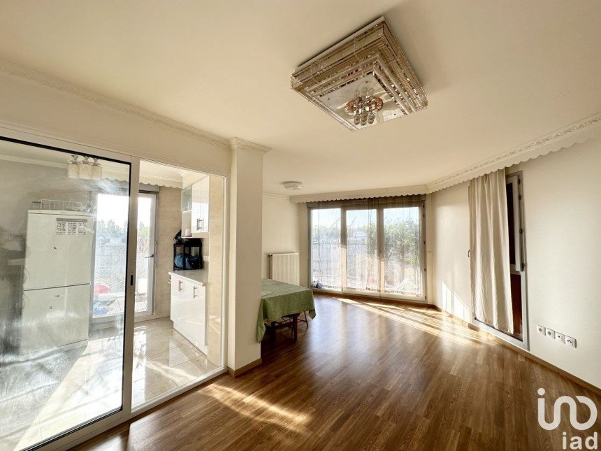 Appartement 4 pièces de 84 m² à Bobigny (93000)
