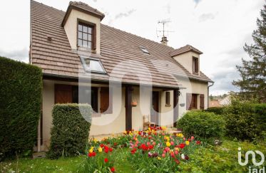 House 6 rooms of 143 m² in Saint-Arnoult-en-Yvelines (78730)