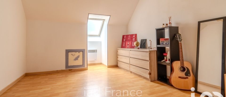 Maison 6 pièces de 105 m² à Freneuse (78840)