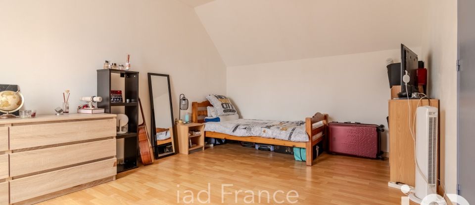 Maison 6 pièces de 105 m² à Freneuse (78840)