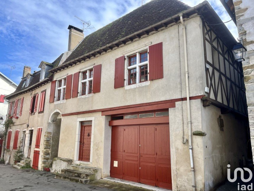 Maison 4 pièces de 90 m² à Salies-de-Béarn (64270)