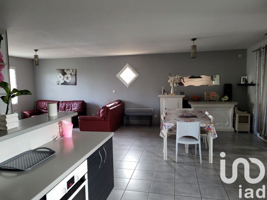 House 5 rooms of 114 m² in Cambes (33880)