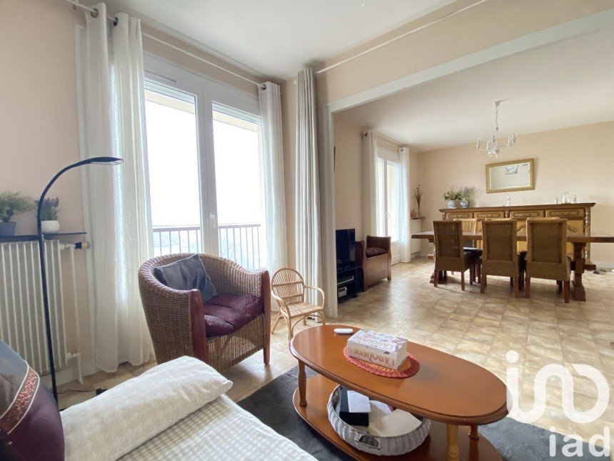 Appartement 4 pièces de 80 m² à Paray-le-Monial (71600)