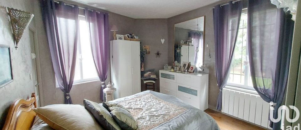 House 5 rooms of 130 m² in Boisset-les-Prévanches (27120)