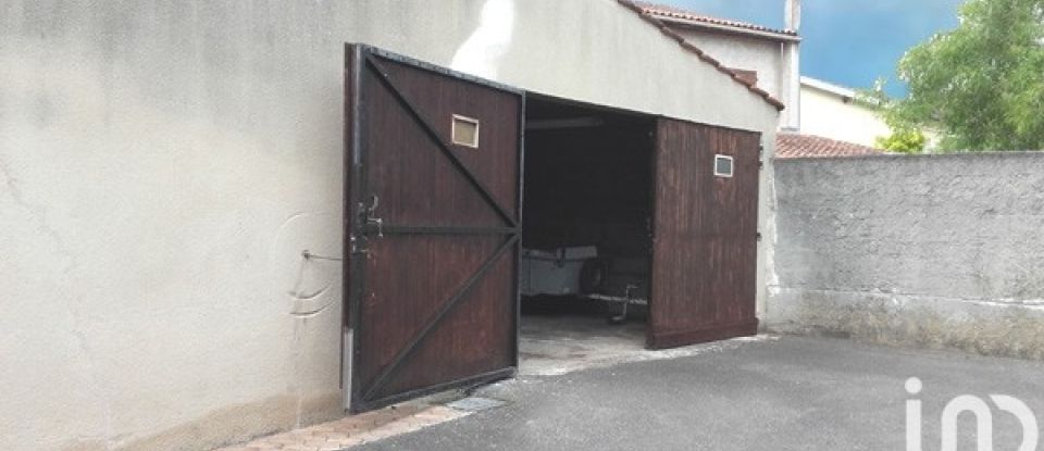 Town house 5 rooms of 141 m² in Châteaubernard (16100)